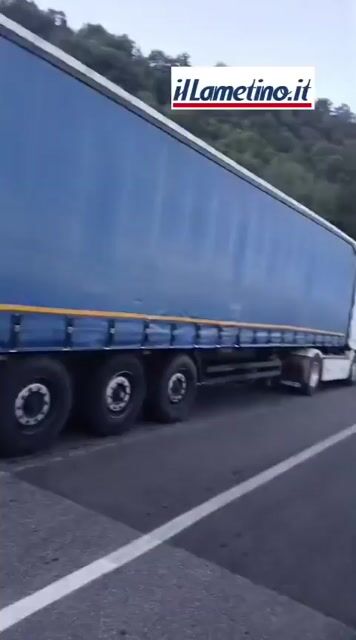 Iniziata in Calabria la protesta dei Tir contro il caro carb
