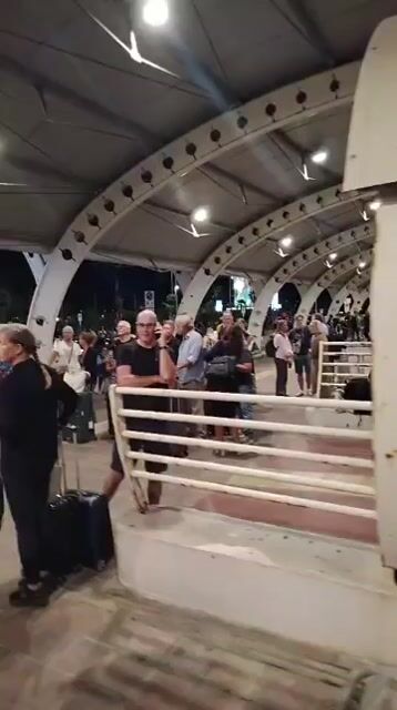 Lamezia, aeroporto evacuato per allarme antincendio: pericol