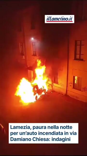 Lamezia, paura nella notte per un’auto incendiata in via Dam
